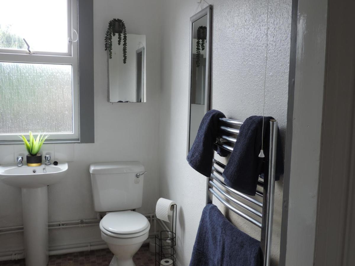 Holiday home Stunning 5-bedroom House For Unforgettable Getaway Coventry